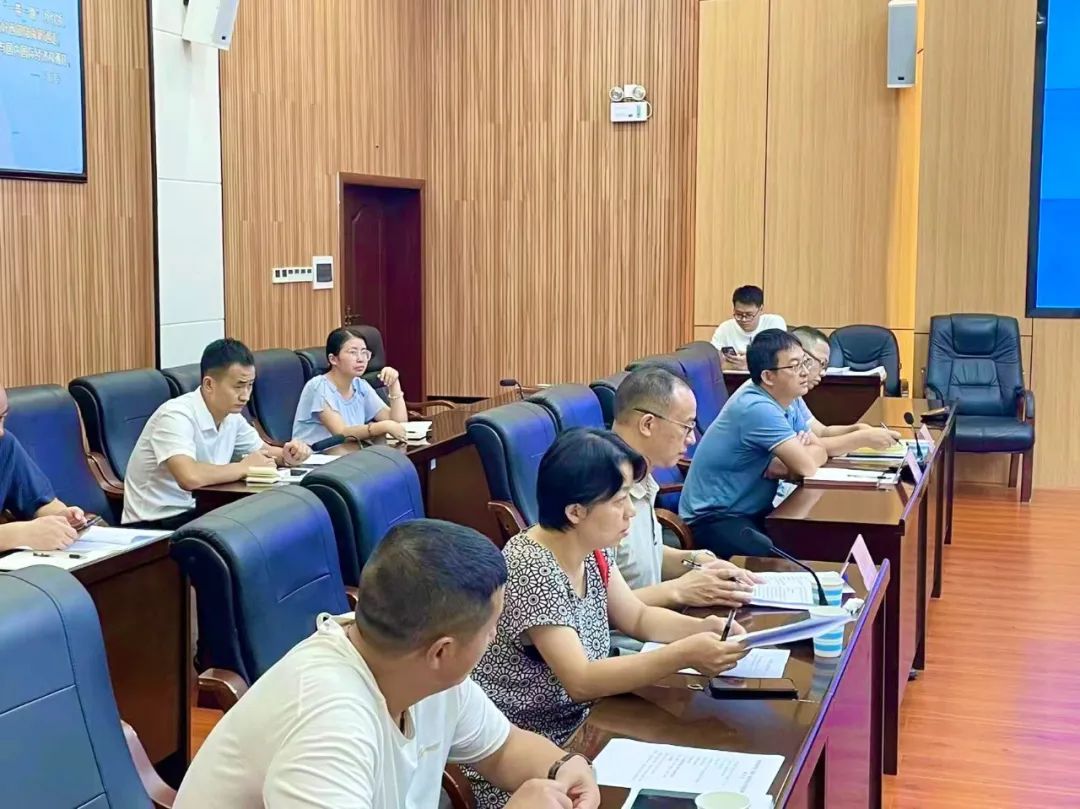 新晃侗族自治縣與華南數(shù)字集團領導舉行座談交流會